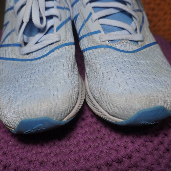 New Balance Womens Light Blue Yellow FuelCell Propel v2 Running Shoes Size 6 - Picture 2 of 8